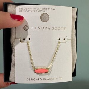 NWT Kendra Scott Eva Pendant Necklace - Coral Magnesite in 14k gold over brass